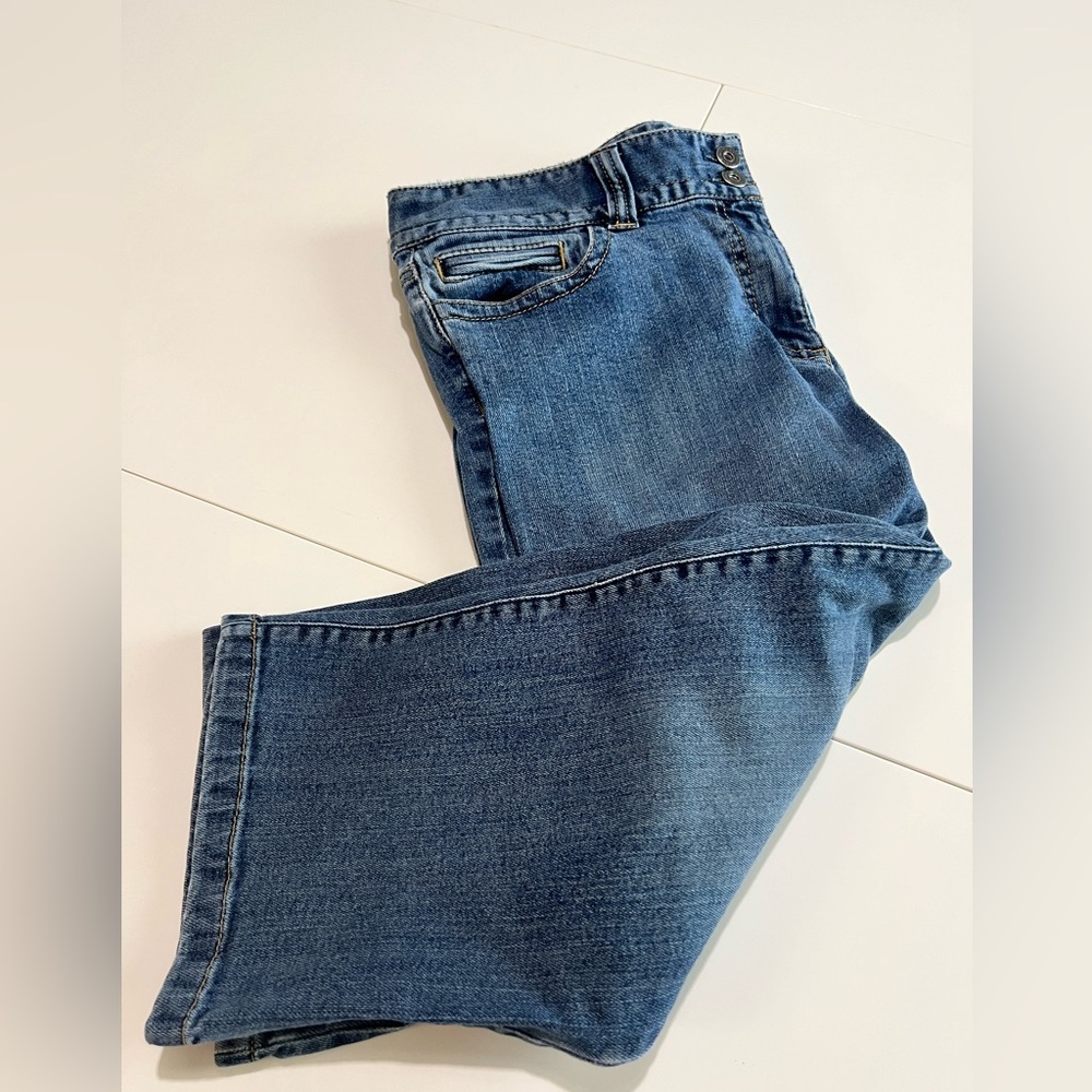Ann Taylor women’s petite Capri length denim jeans size 12 petite